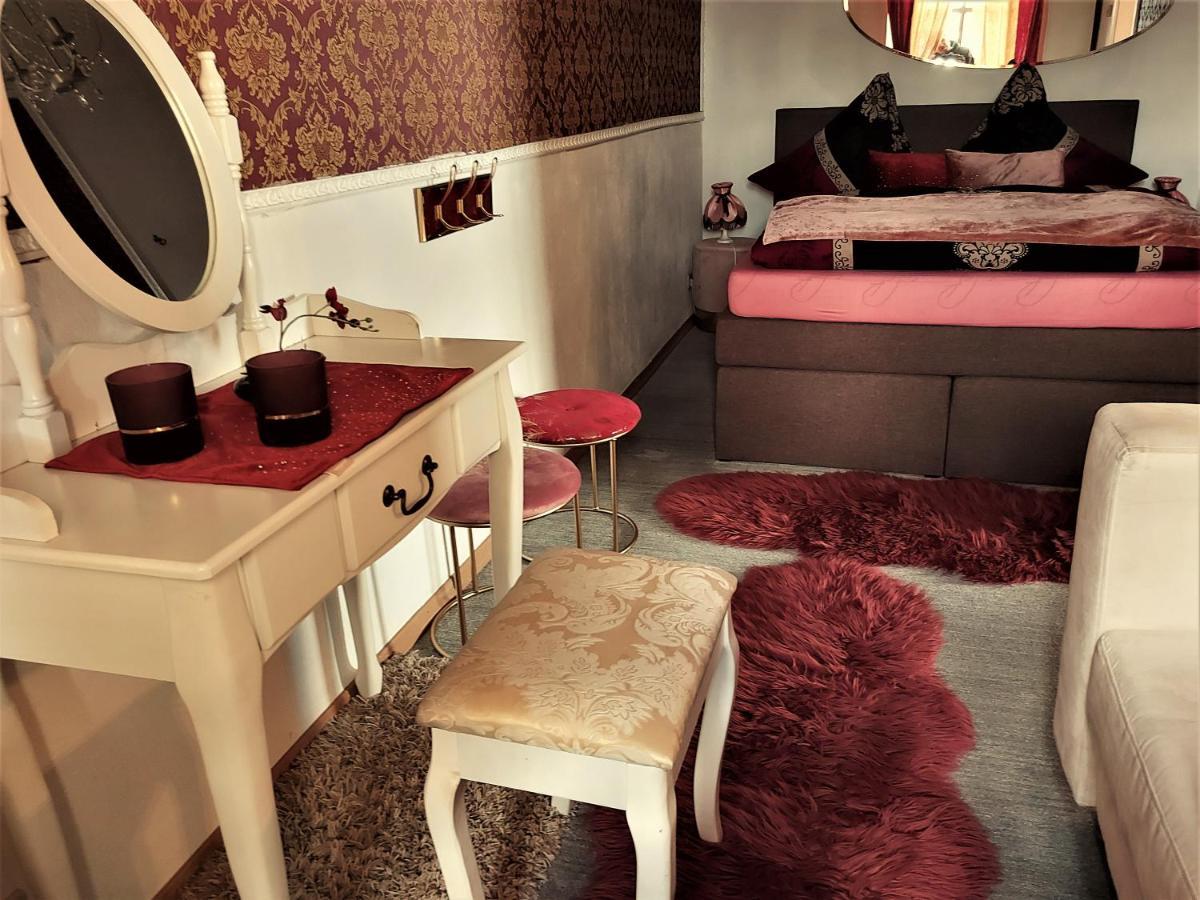 Schloss Weichs Zu Regensburg Mit 2Schlafzimmer Parkplatz Internet 75Qm Zentrum Dış mekan fotoğraf