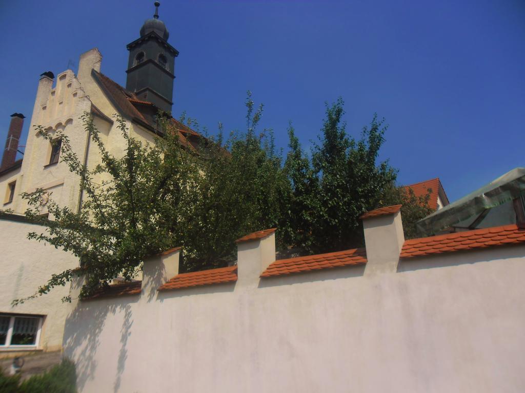 Schloss Weichs Zu Regensburg Mit 2Schlafzimmer Parkplatz Internet 75Qm Zentrum Dış mekan fotoğraf