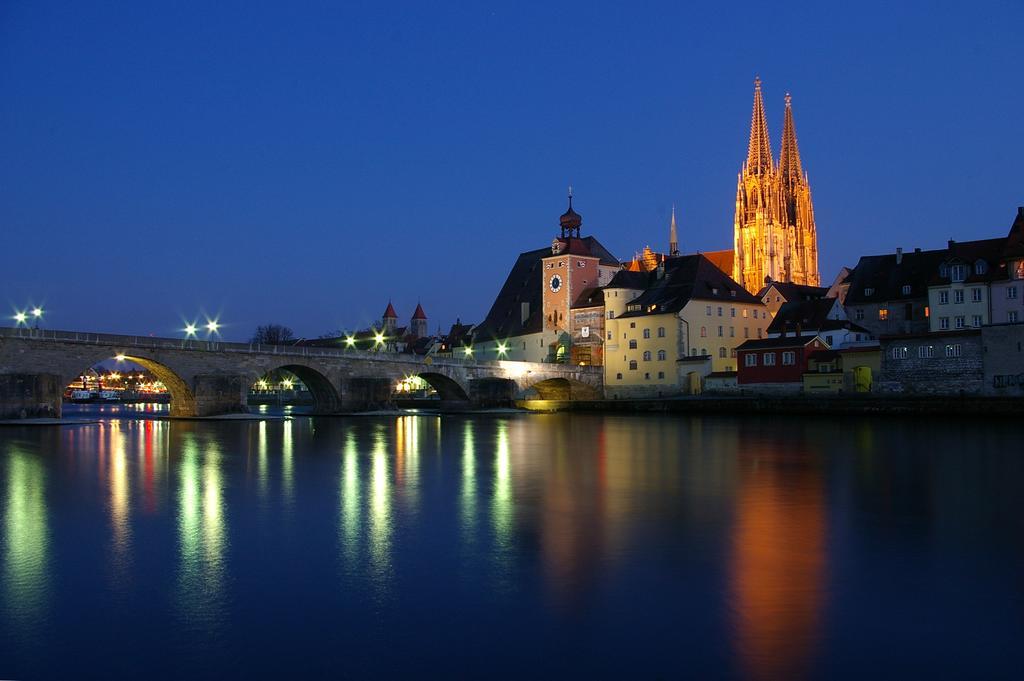 Schloss Weichs Zu Regensburg Mit 2Schlafzimmer Parkplatz Internet 75Qm Zentrum Dış mekan fotoğraf